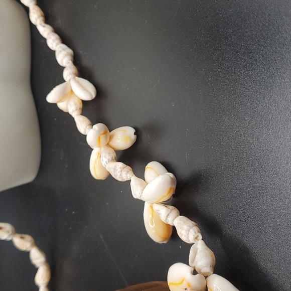 N2931 stunning bohemian mini authentic seashell Hawaiin princess necklace - Picture 4 of 6